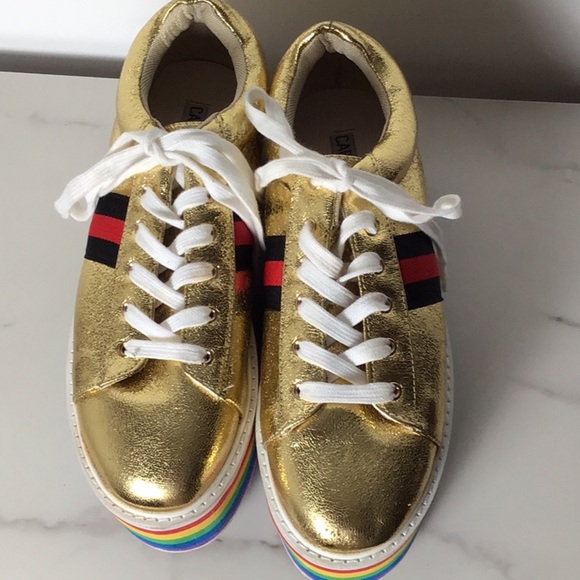 Women’s Cape Robbin 2.75 Platform Wedge Shoes Metallic Gold Sneakers Size 7 - Picture 2 of 4